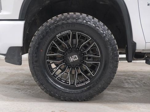 Used 2022 Chevrolet Silverado 2500 LT AWD/4WD image 59