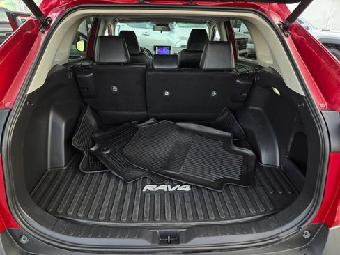 Used 2023 Toyota RAV4 XLE Premium image 23