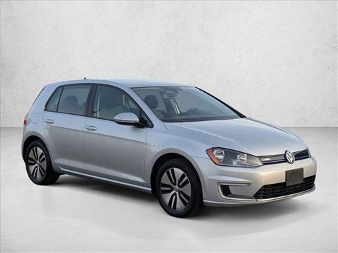 Used 2016 Volkswagen e-Golf SE w/ DC Fast Charging Package image 3