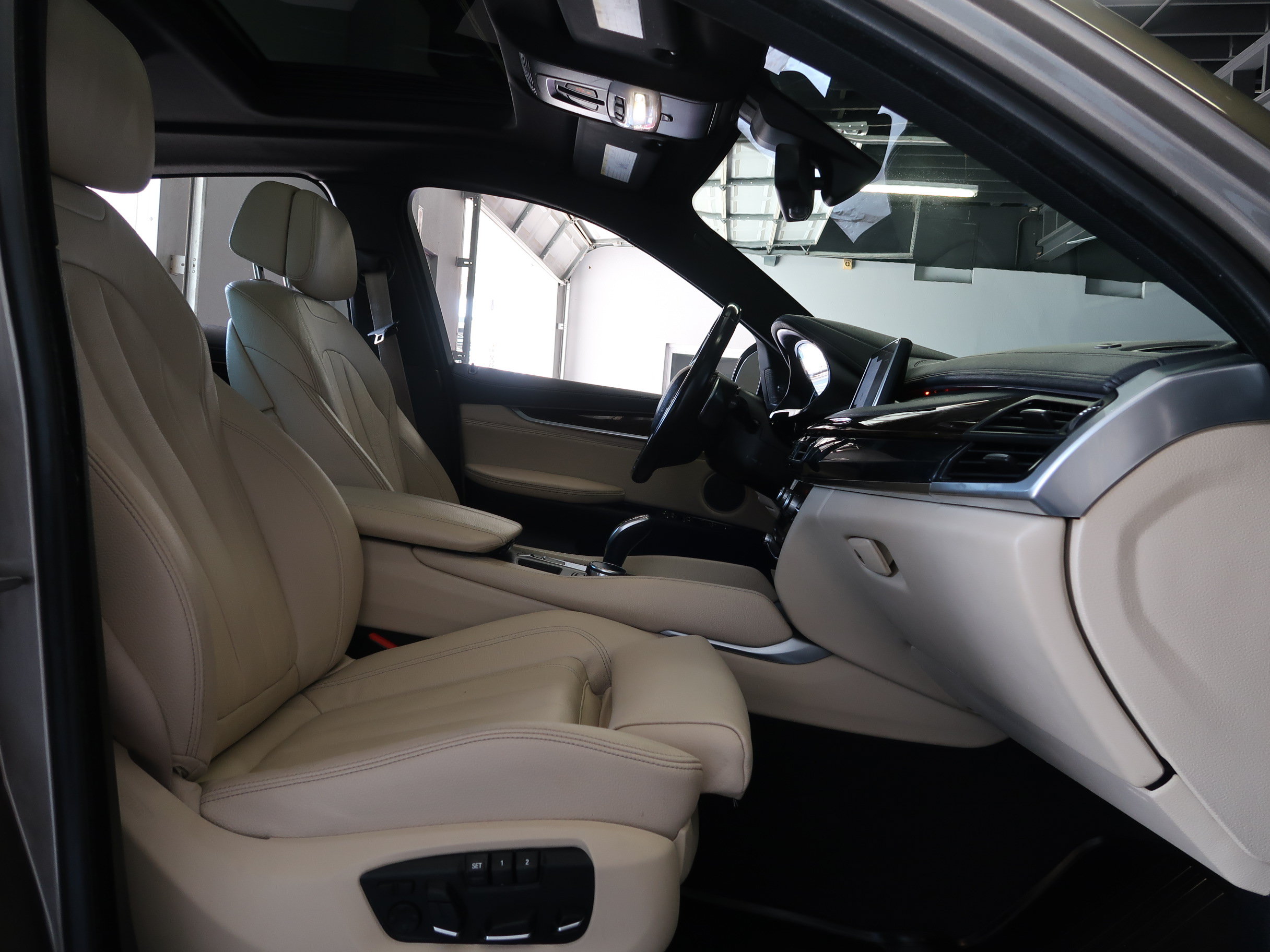Used 2017 BMW X6 xDrive35i AWD/4WD image 29