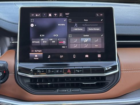 Used 2022 Jeep Compass Limited w/ Mopar Graphics Package image 26