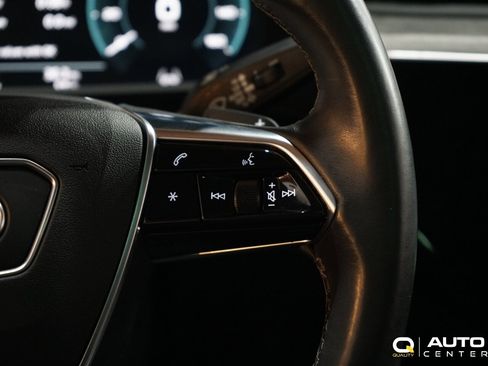 Used 2022 Audi e-tron Premium Plus w/ Premium Plus Package image 22