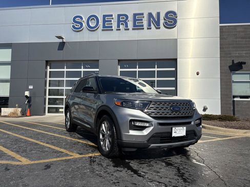 Used 2023 Ford Explorer Limited image 1