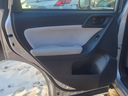 Used 2016 Subaru Forester 2.5i w/ Alloy Wheel Package image 27