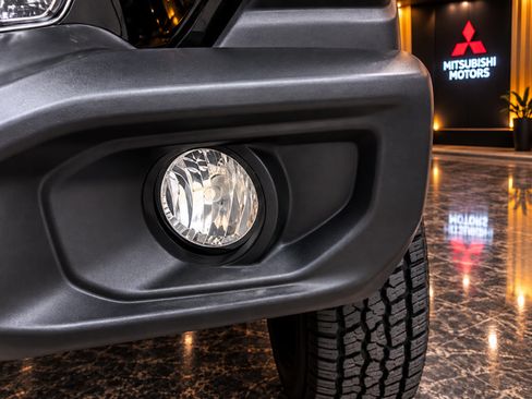 Used 2023 Jeep Wrangler Unlimited Sport AWD/4WD image 13