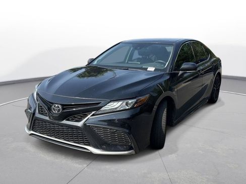 Used 2021 Toyota Camry XSE FWD image 2