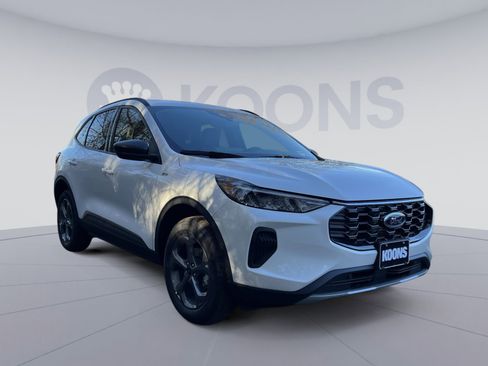 New 2026 Ford Escape ST-Line w/ Tech Pack #1 AWD/4WD image 10