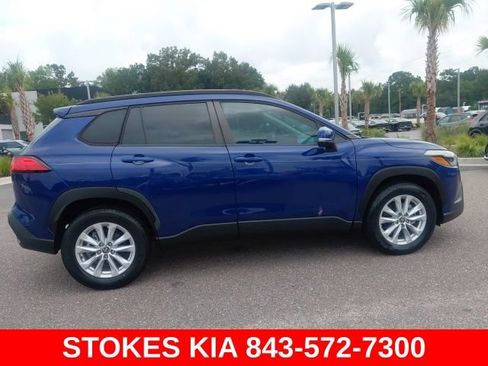 Used 2022 Toyota Corolla Cross LE FWD image 4