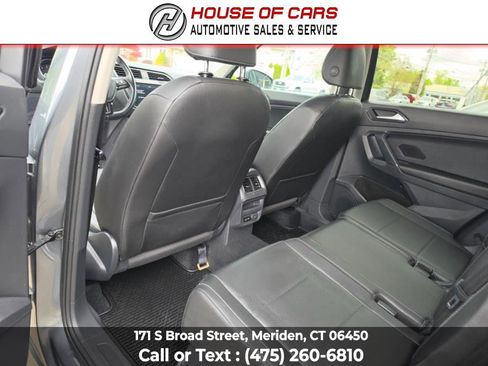 Used 2018 Volkswagen Tiguan SE AWD/4WD image 40
