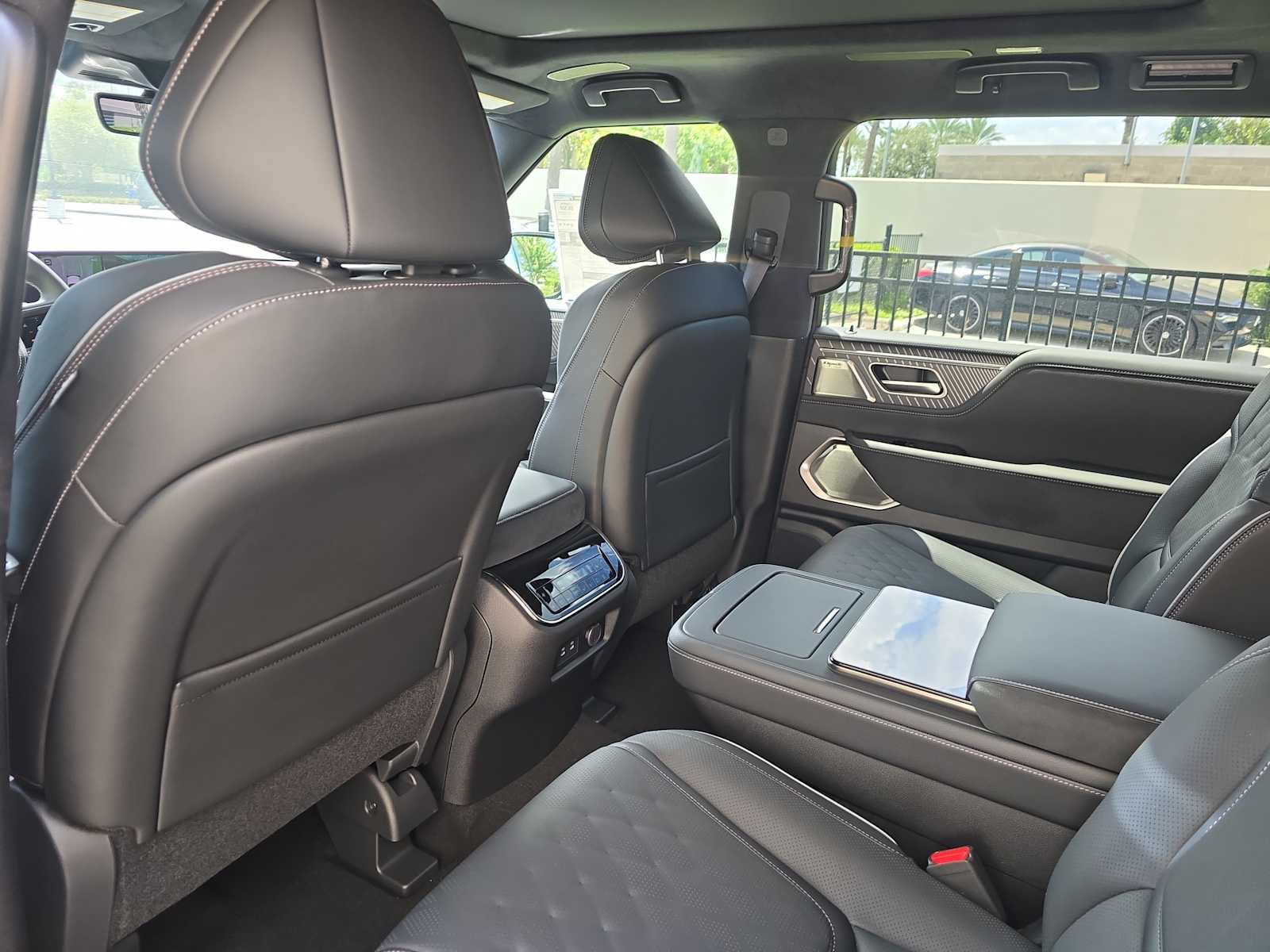 New 2027 INFINITI QX80 Autograph w/ Premium Cargo Package AWD/4WD image 11
