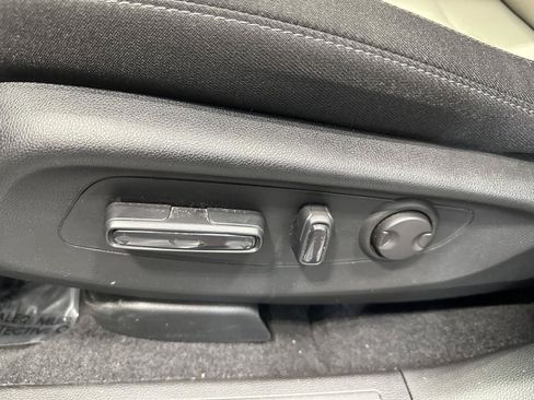 Certified 2023 Honda CR-V EX image 17