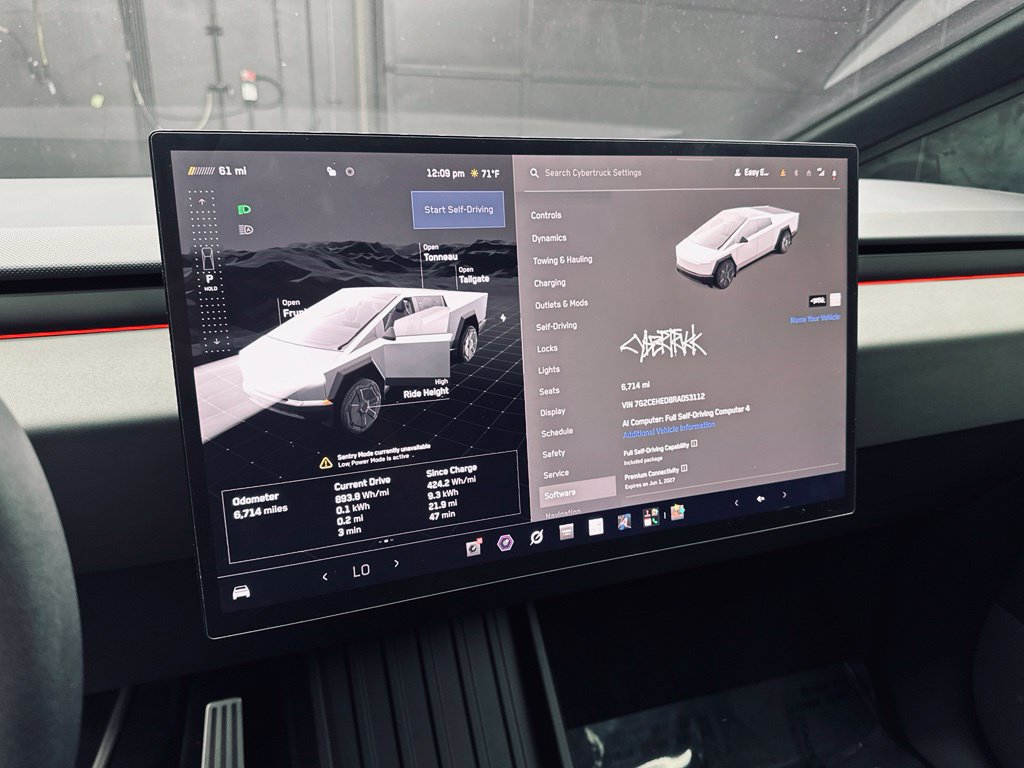 Used 2024 Tesla Cybertruck AWD Crew Cab image 28
