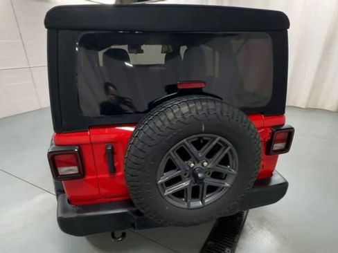 Used 2024 Jeep Wrangler Sport S image 7