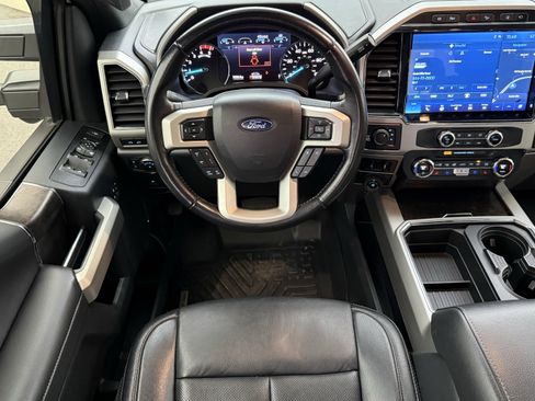 Used 2022 Ford F250 Lariat w/ Black Appearance Package image 19