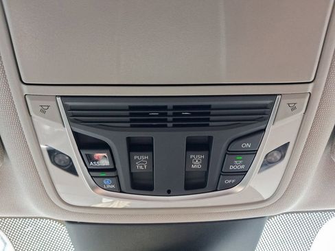 Used 2023 Acura MDX SH-AWD w/ Technology Package image 30