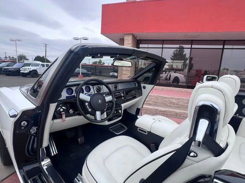 Used 2009 Rolls-Royce Phantom Drophead Coupe image 21