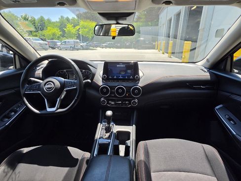 Used 2025 Nissan Sentra SR FWD image 19
