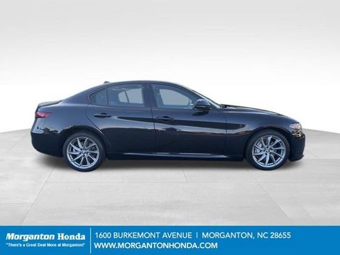 Used 2023 Alfa Romeo Giulia Sprint AWD/4WD image 9