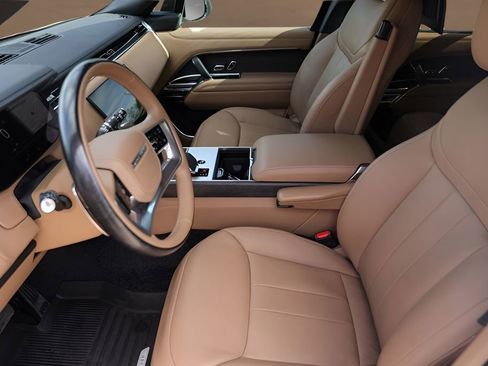 Used 2025 Land Rover Range Rover Autobiography AWD/4WD image 9
