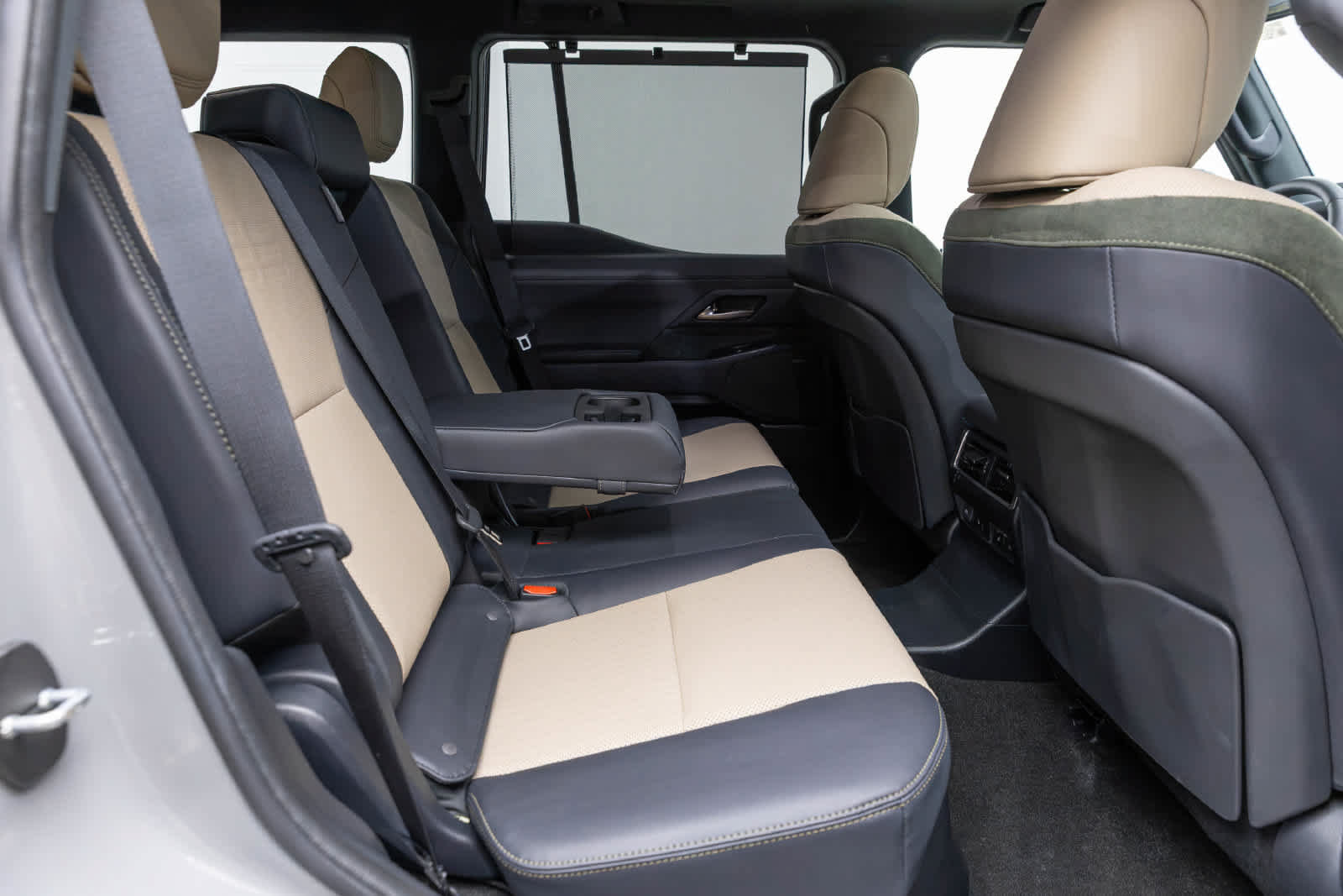 Used 2025 Lexus GX 550 AWD/4WD image 12