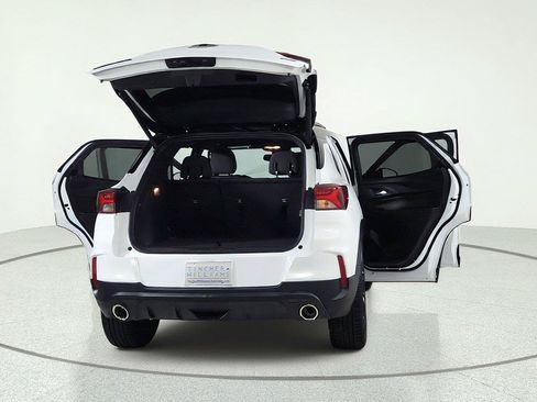 Used 2023 Chevrolet TrailBlazer RS w/ Sun and Liftgate Package FWD image 13