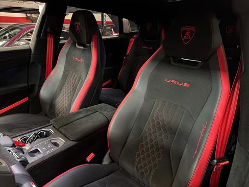 Used 2024 Lamborghini Urus Performante image 23