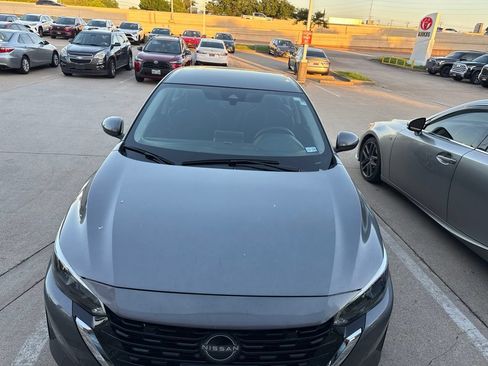 Used 2025 Nissan Sentra SV w/ Trunk Package FWD image 2