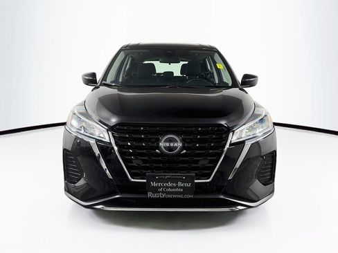 Used 2025 Nissan Kicks Play S FWD image 2