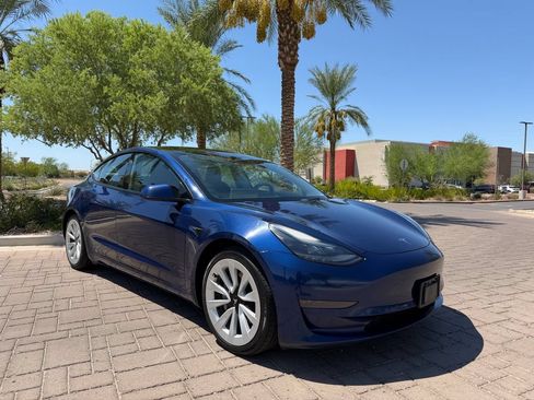 Used 2022 Tesla Model 3 RWD image 1