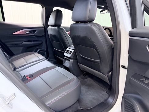 Used 2024 Chevrolet Equinox EV RS FWD image 32