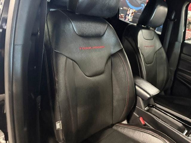 Certified 2025 Jeep Compass Trailhawk w/ Trailhawk Elite Group AWD/4WD image 15