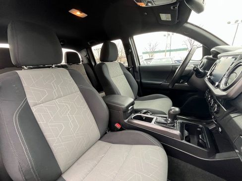 Used 2021 Toyota Tacoma TRD Sport image 42