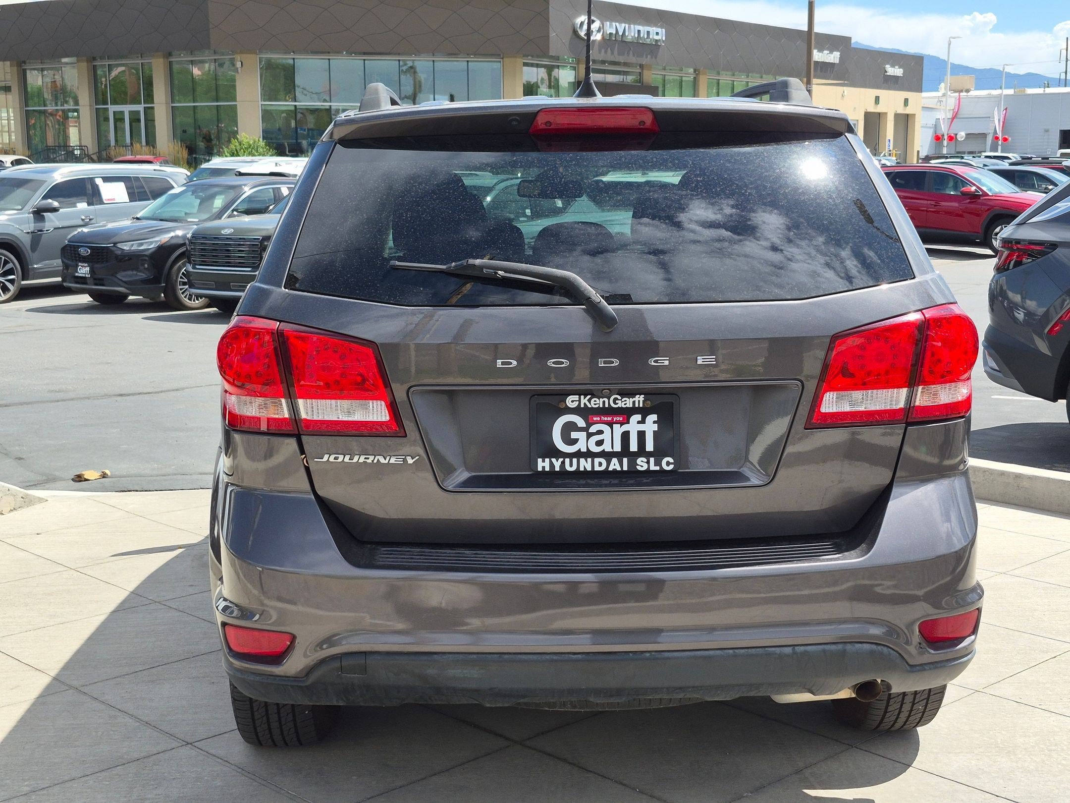 Used 2019 Dodge Journey SE w/ Connectivity Group FWD image 5