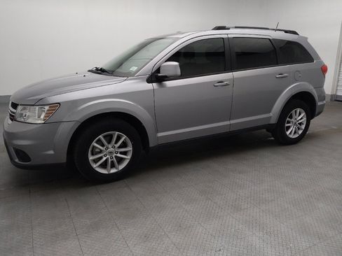 Used 2018 Dodge Journey SXT w/ Connectivity Group image 2