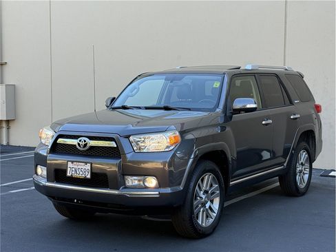 Used 2013 Toyota 4Runner Limited AWD/4WD image 3
