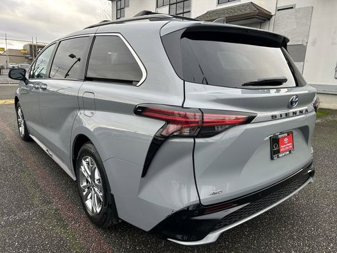 Certified 2023 Toyota Sienna XSE image 7