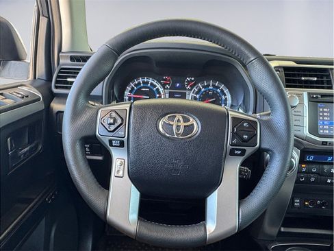 Used 2017 Toyota 4Runner Limited AWD/4WD image 12