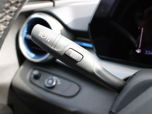 Used 2025 Chevrolet Trax LT w/ LT Convenience Package image 34