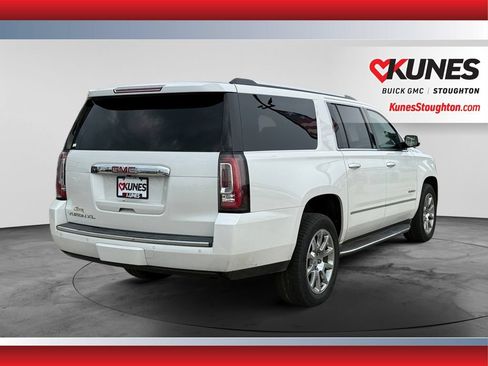 Used 2017 GMC Yukon XL Denali w/ Open Road Package AWD/4WD image 8