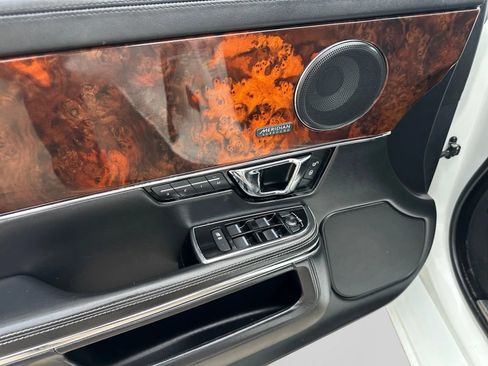 Used 2016 Jaguar XJ L Portfolio RWD image 10
