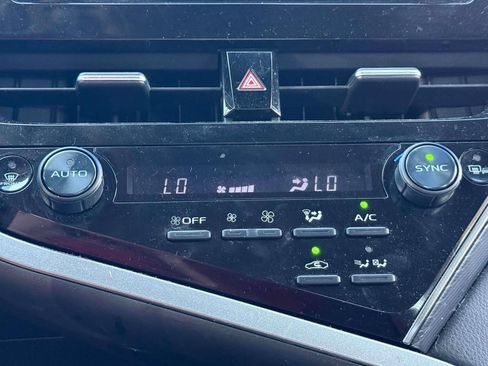 Used 2022 Toyota Camry LE FWD image 21