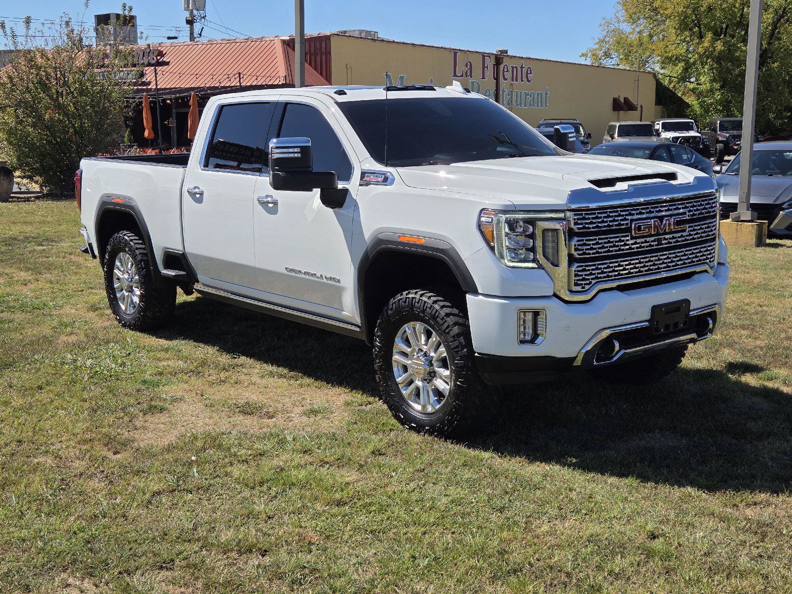 Used 2022 GMC Sierra 2500 Denali w/ Denali Ultimate Package AWD/4WD image 1