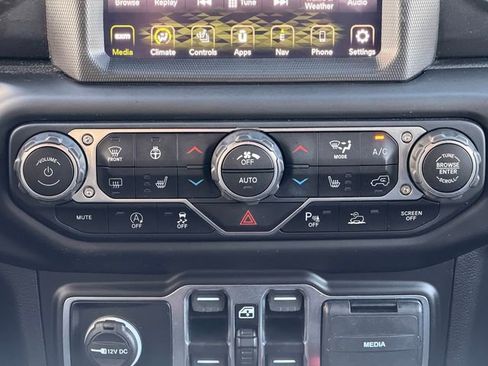 Used 2021 Jeep Wrangler Unlimited Sahara image 23