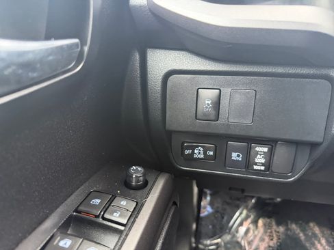 Used 2022 Toyota Tacoma TRD Sport w/ Technology Package AWD/4WD image 24
