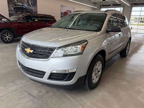 Used 2016 Chevrolet Traverse LS FWD image 1