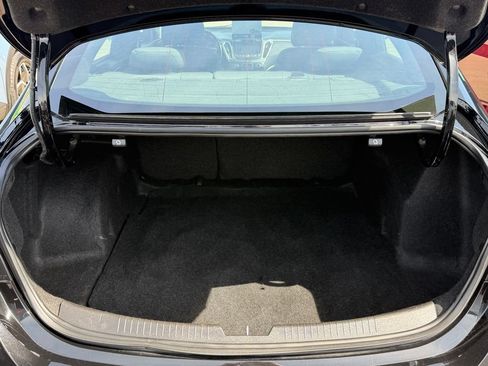 Used 2018 Chevrolet Malibu LT FWD image 9