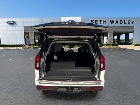 New 2025 Ford Expedition Active image 14