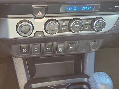 Used 2021 Toyota Tacoma SR5 w/ Trail Edition AWD/4WD image 29