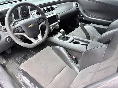 Used 2014 Chevrolet Camaro SS w/ SS Performance Package RWD image 9