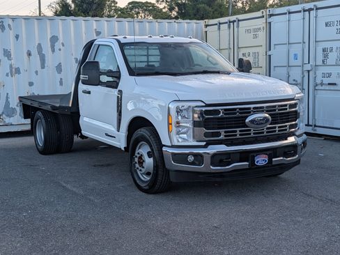 New 2025 Ford F350 XL w/ XL Chrome Package RWD image 3